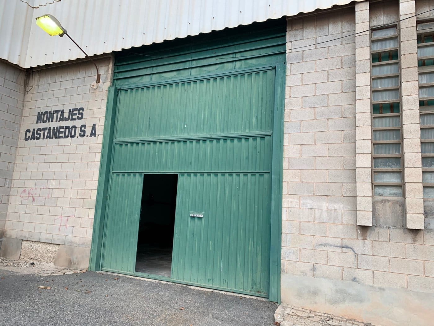 Business for sale in Alicante / Alacant city - € 251,600 (Ref: 9276633)