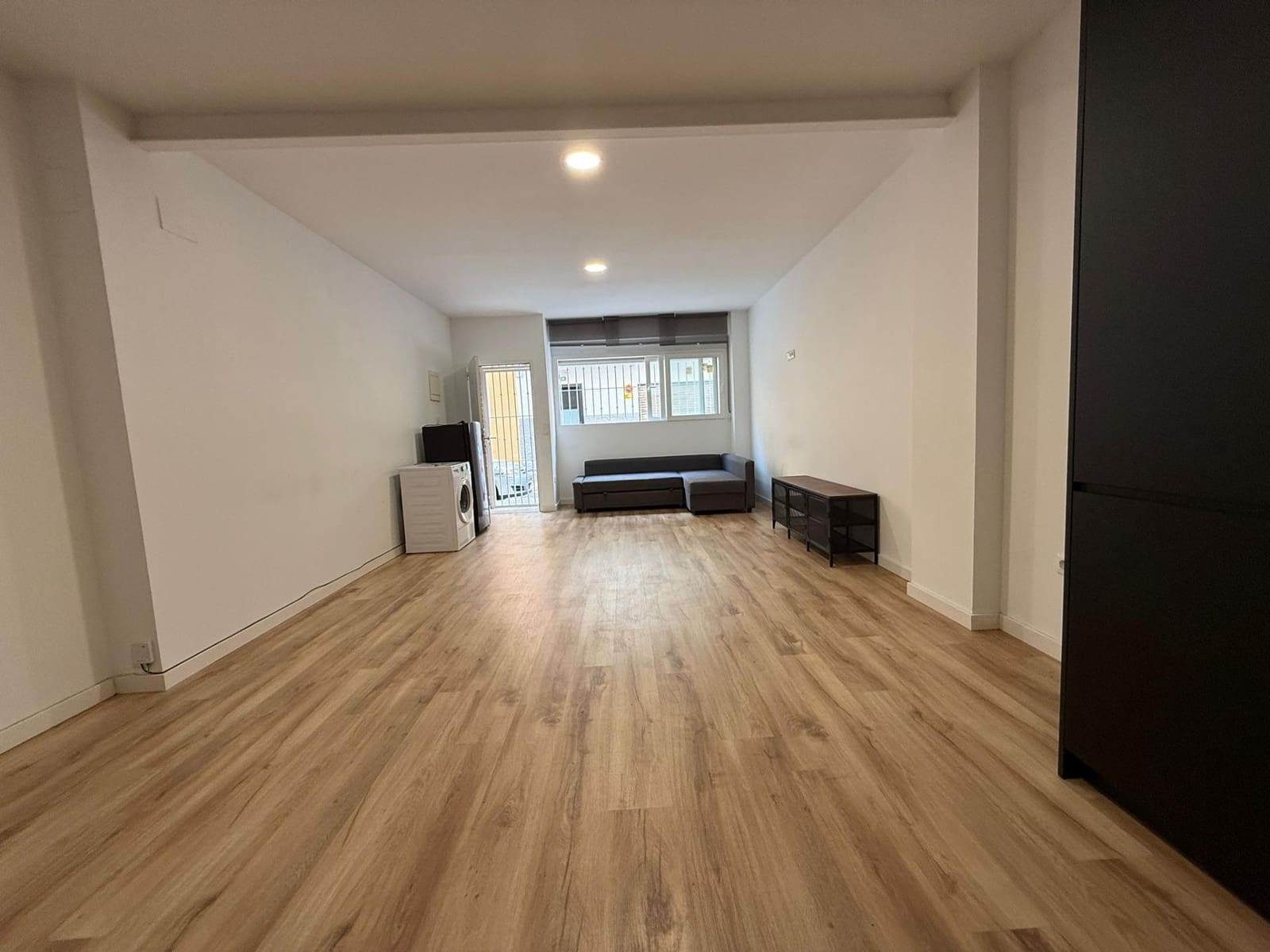 2 soveværelse Erhverv til salg i Alicante by - € 136.500 (Ref: 9303564)