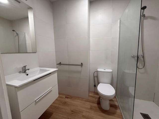 2 slaapkamer Commercieel te koop in Alicante stad - € 136.500 (Ref: 9303564)