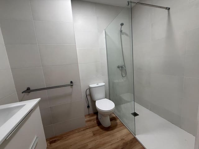 2 slaapkamer Commercieel te koop in Alicante stad - € 136.500 (Ref: 9303564)