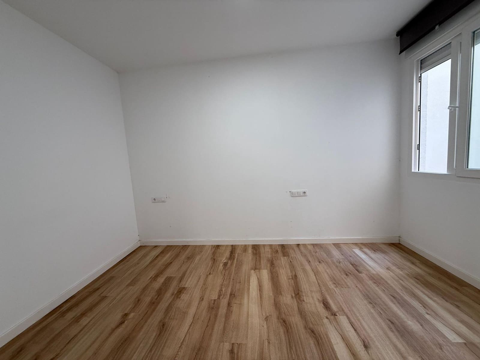 2 soveværelse Erhverv til salg i Alicante by - € 136.500 (Ref: 9303564)