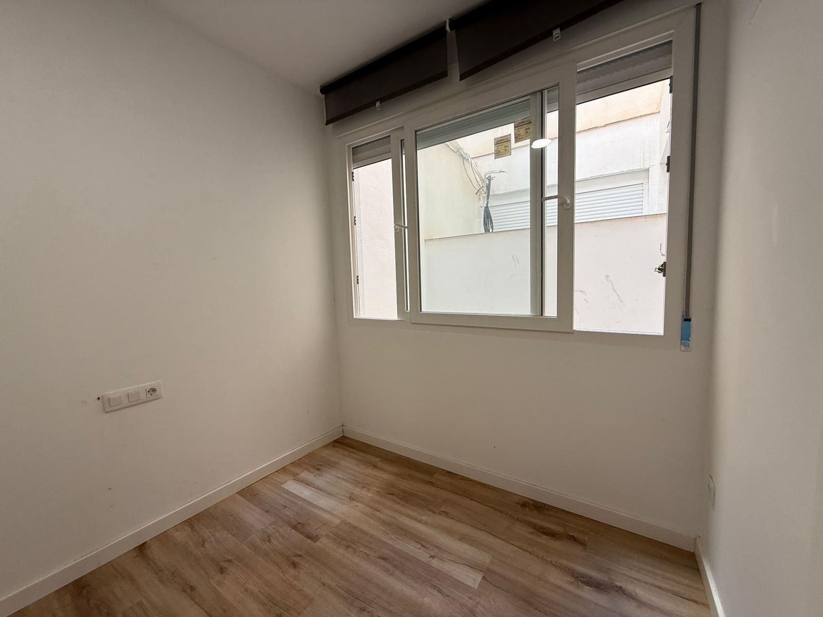 2 soveværelse Erhverv til salg i Alicante by - € 136.500 (Ref: 9303564)