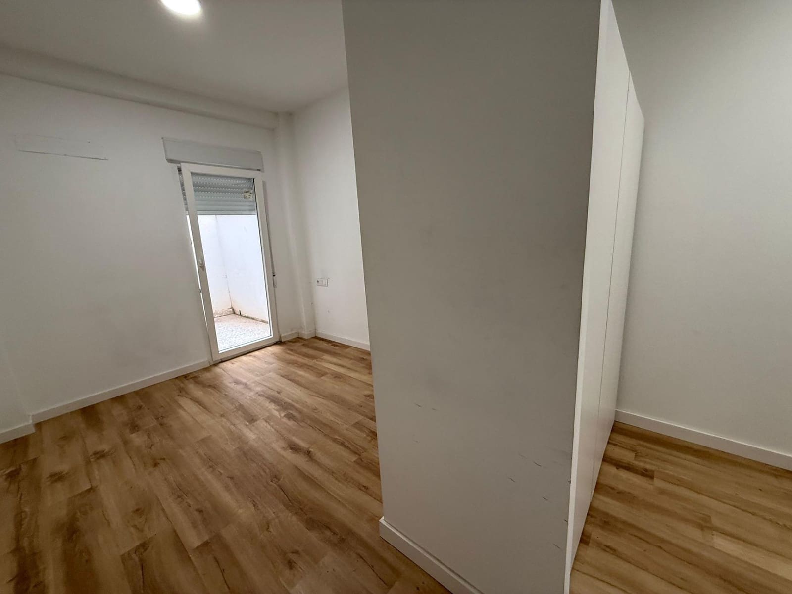 2 soveværelse Erhverv til salg i Alicante by - € 136.500 (Ref: 9303564)