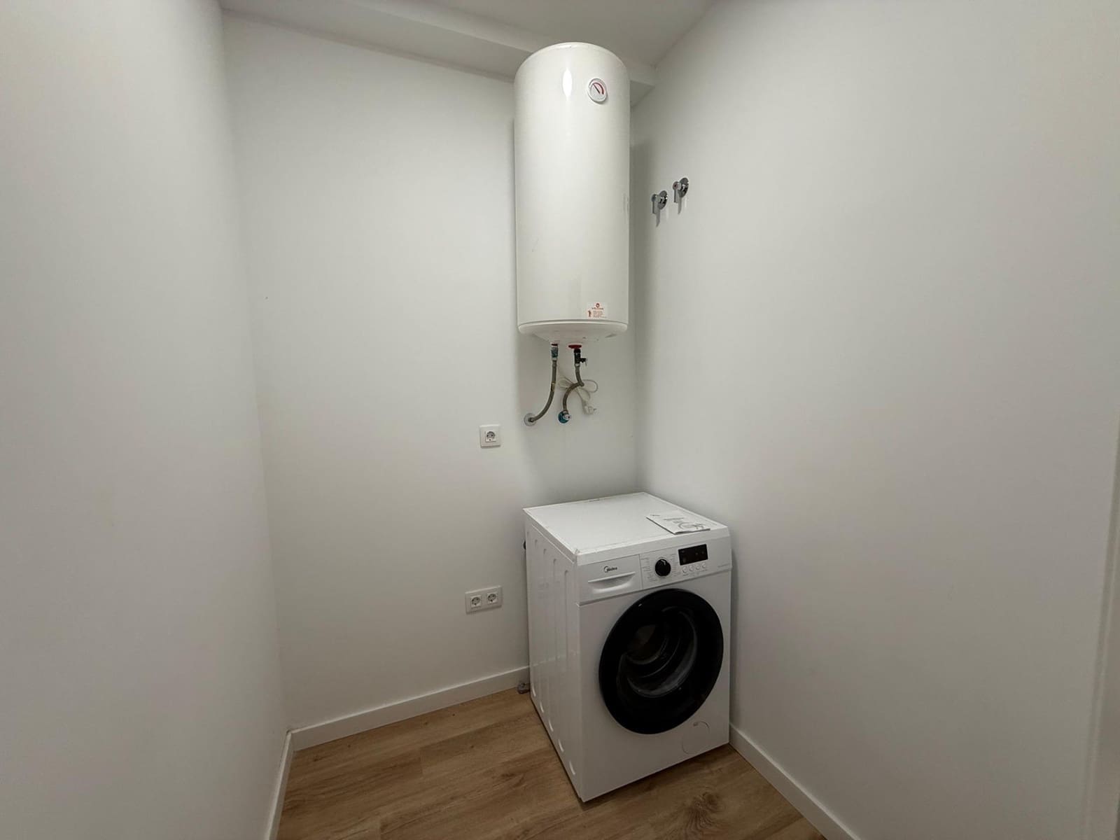 2 soveværelse Erhverv til salg i Alicante by - € 136.500 (Ref: 9303564)