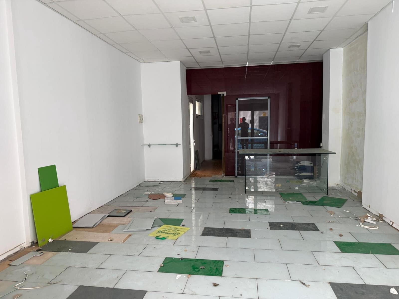 Kommersiell till salu i Alicante stad - 96 050 € (Ref: 9303565)