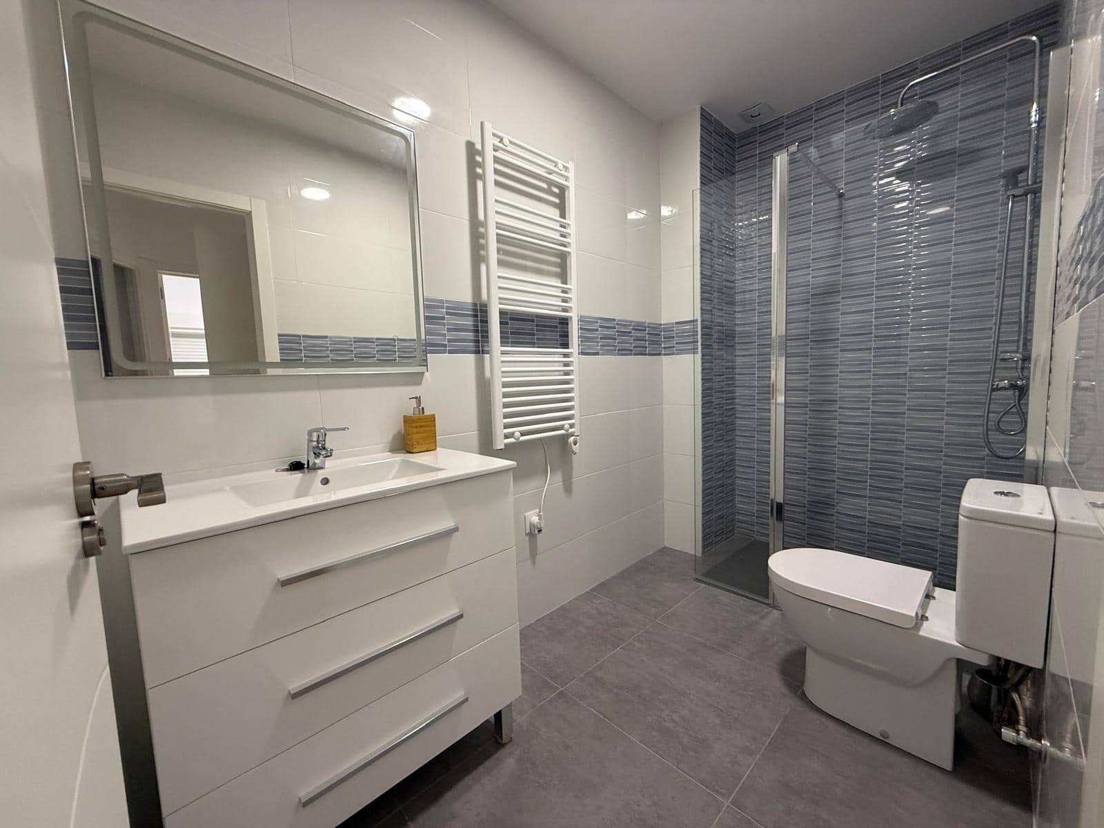 5 makuuhuone Asunto myytävänä paikassa Alicante kaupunki - 269 000 € (Ref: 9310921)