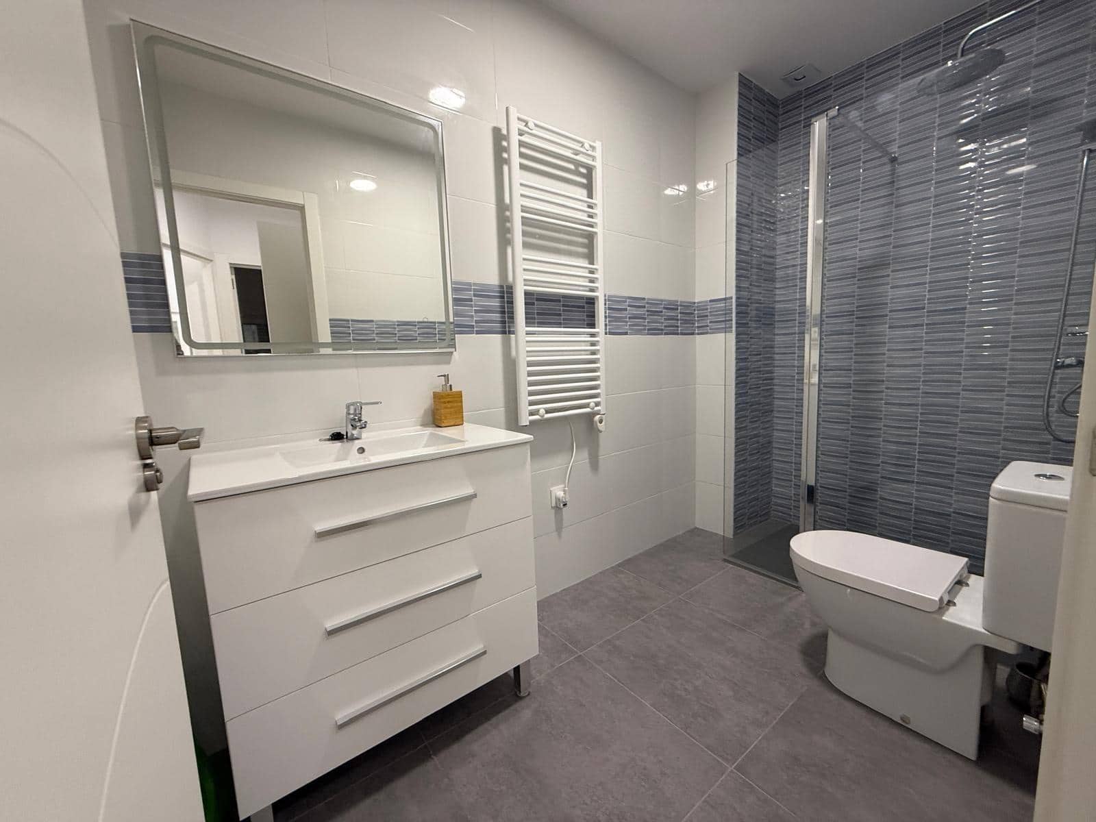 5 makuuhuone Asunto myytävänä paikassa Alicante kaupunki - 269 000 € (Ref: 9310921)