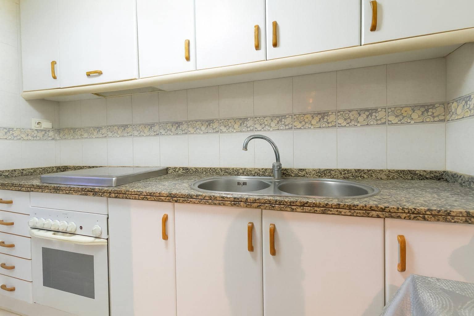 2 makuuhuone Asunto myytävänä paikassa Alicante kaupunki - 92 650 € (Ref: 9312906)