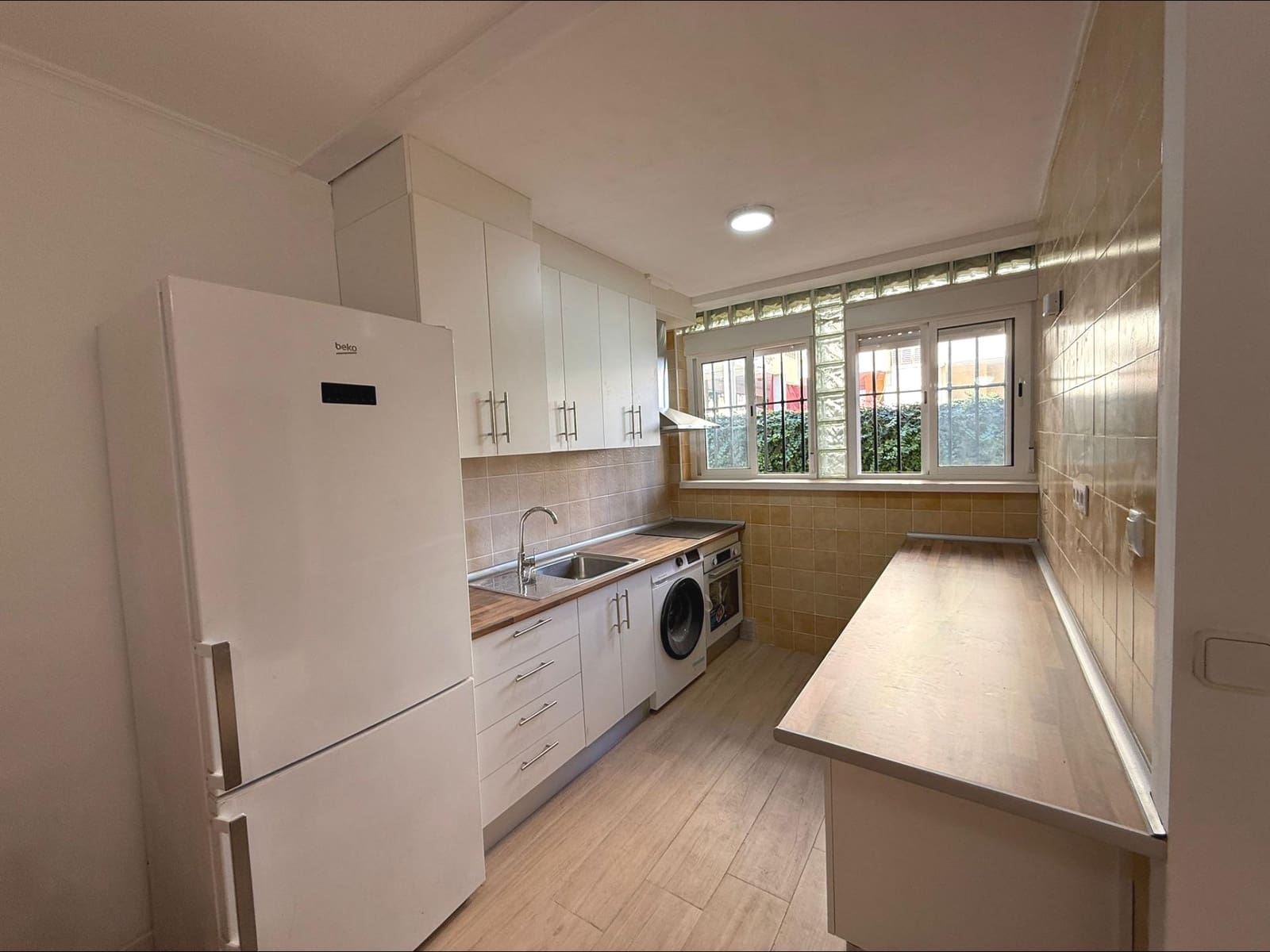 1 soveværelse Erhverv til leje i Alicante by - € 700 (Ref: 9414425)