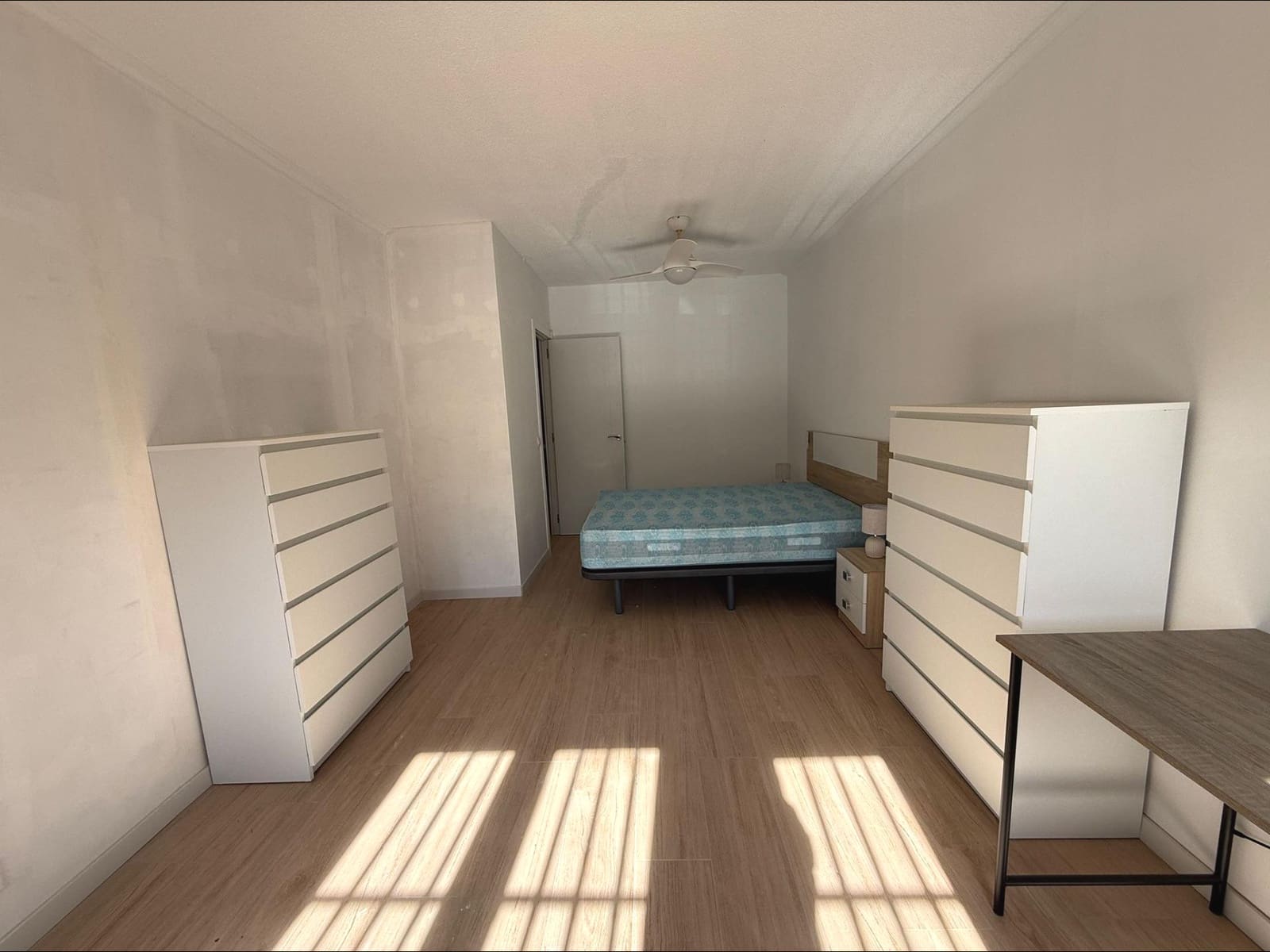 1 soveværelse Erhverv til leje i Alicante by - € 700 (Ref: 9414425)