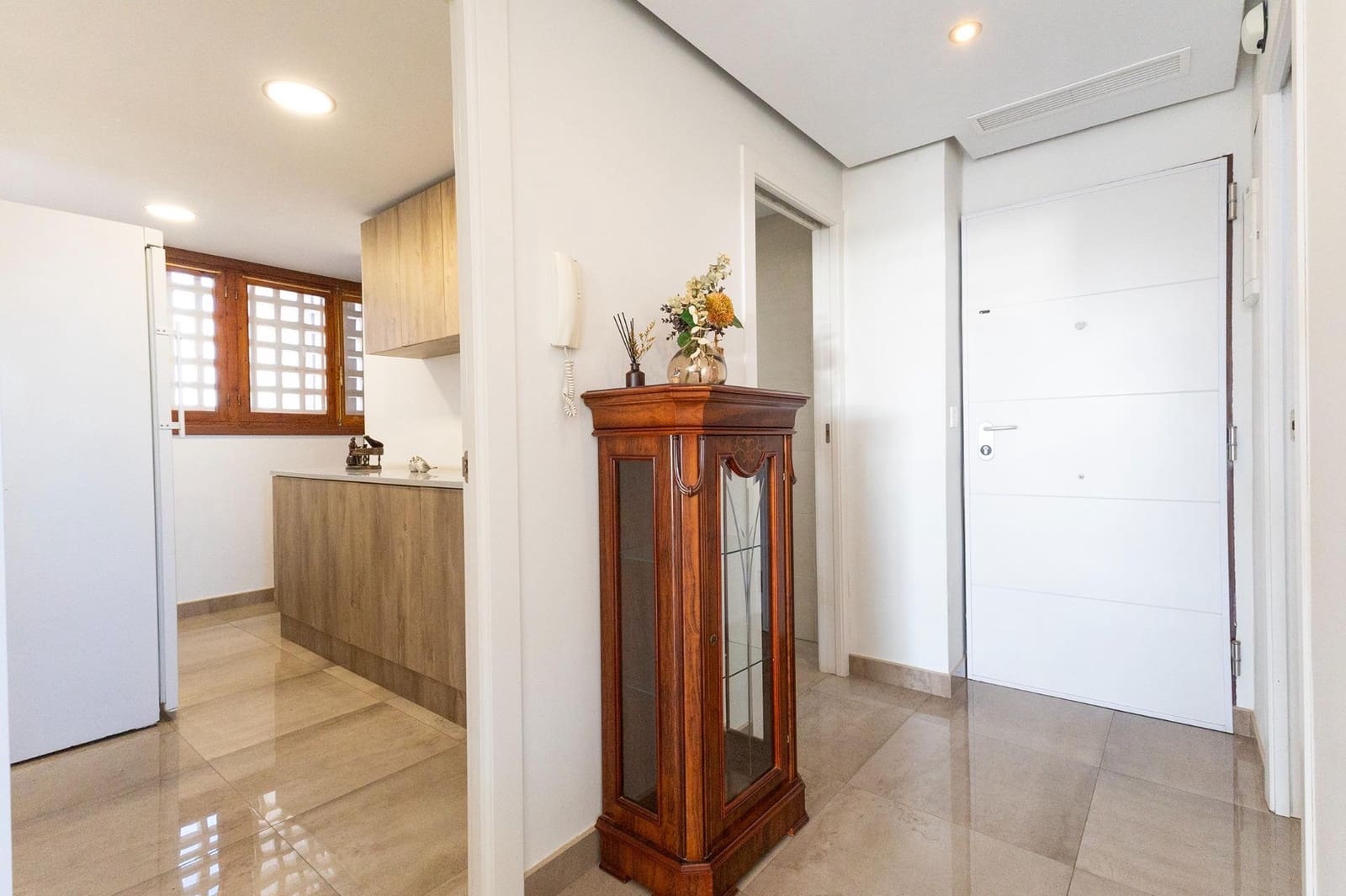 3 soveværelse Lejlighed til salg i Alicante by med swimmingpool - € 296.500 (Ref: 9414427)