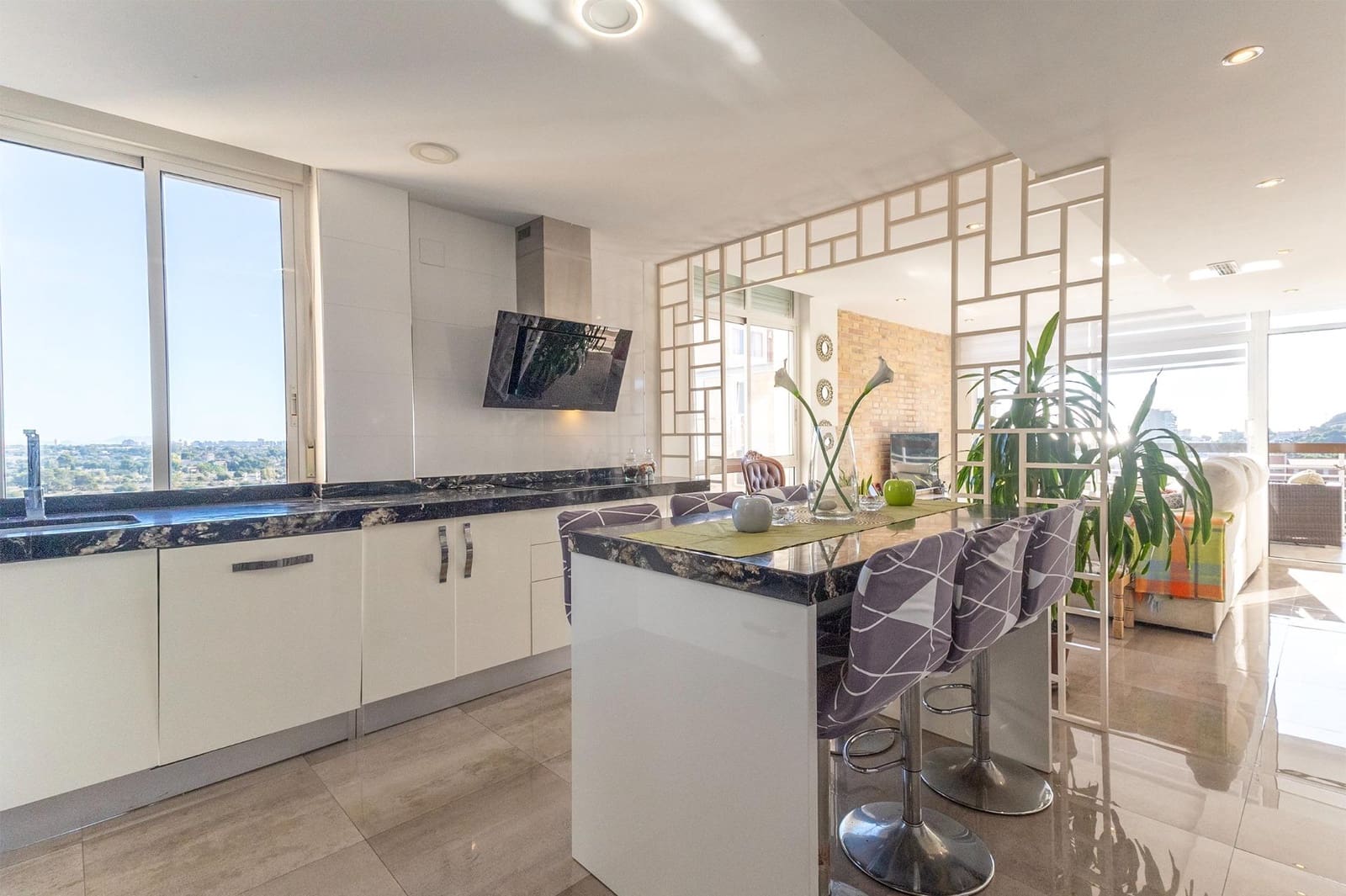 3 soveværelse Lejlighed til salg i Alicante by med swimmingpool - € 296.500 (Ref: 9414427)