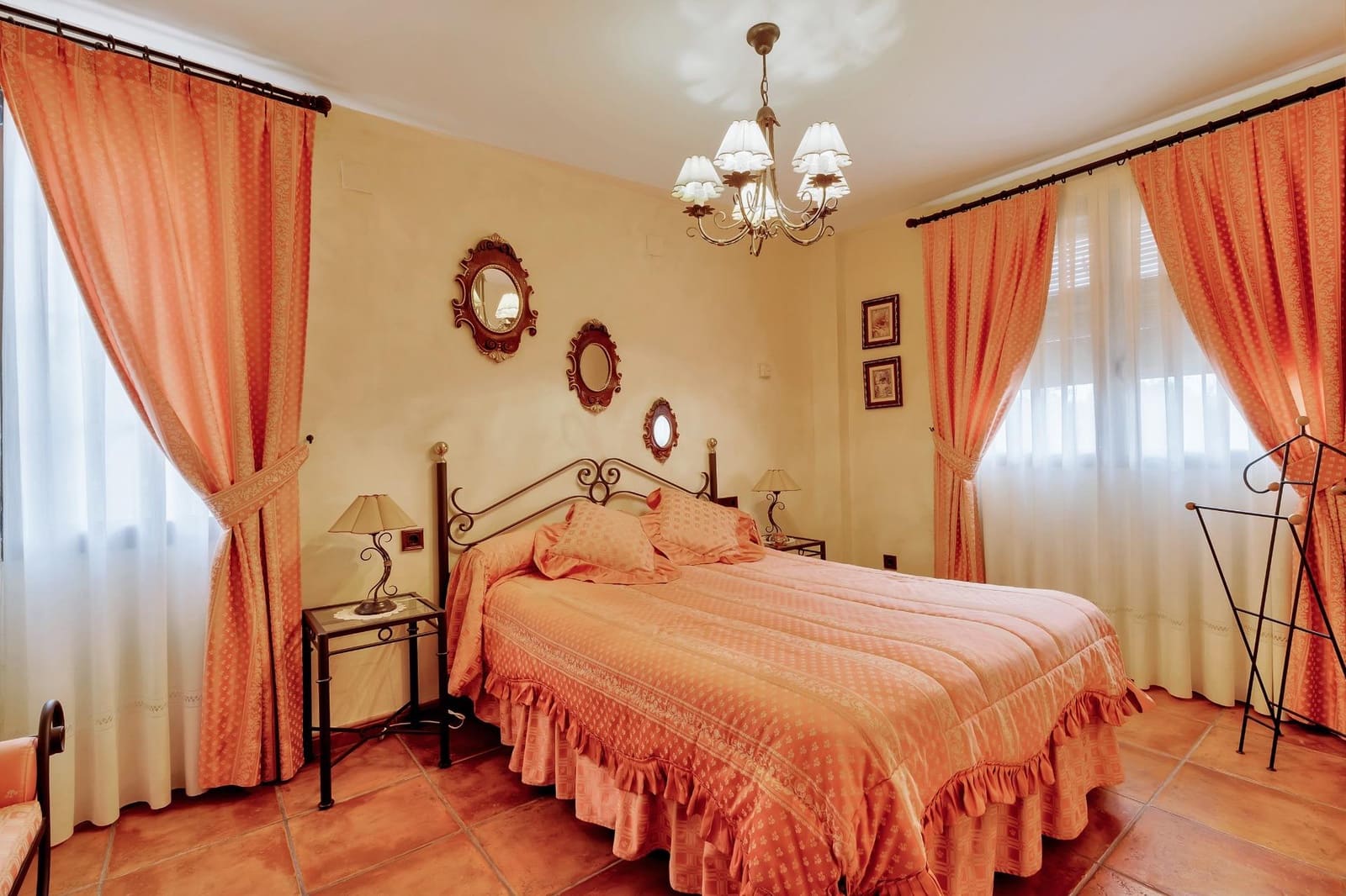 5 slaapkamer Villa te koop in Tibi met zwembad garage - € 650.000 (Ref: 9414429)