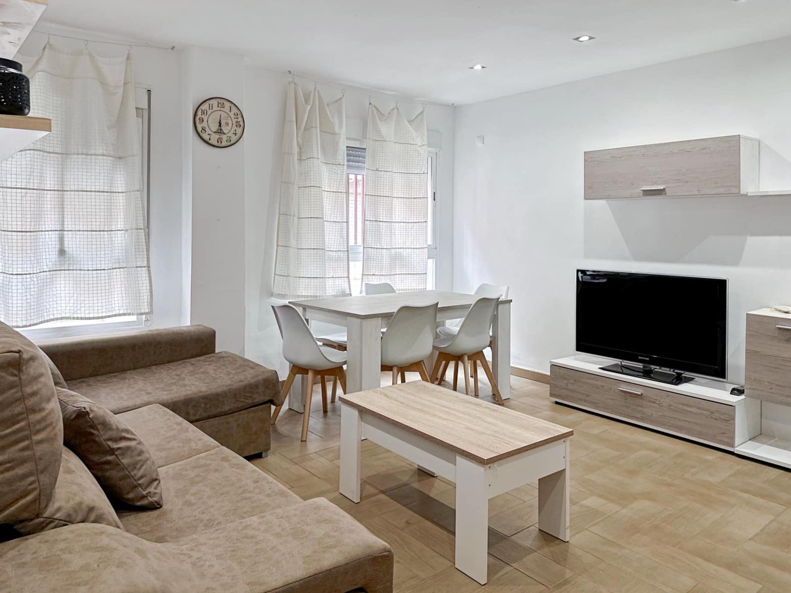 3 makuuhuone Asunto vuokrattavana paikassa Alicante kaupunki mukana 
autotalli - 950 € (Ref: 9437139)