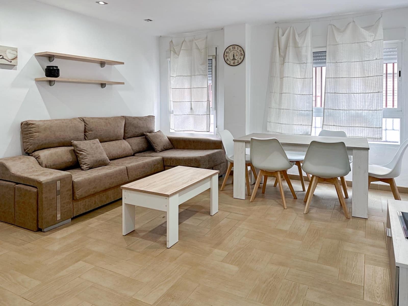 3 makuuhuone Asunto vuokrattavana paikassa Alicante kaupunki mukana 
autotalli - 950 € (Ref: 9437139)