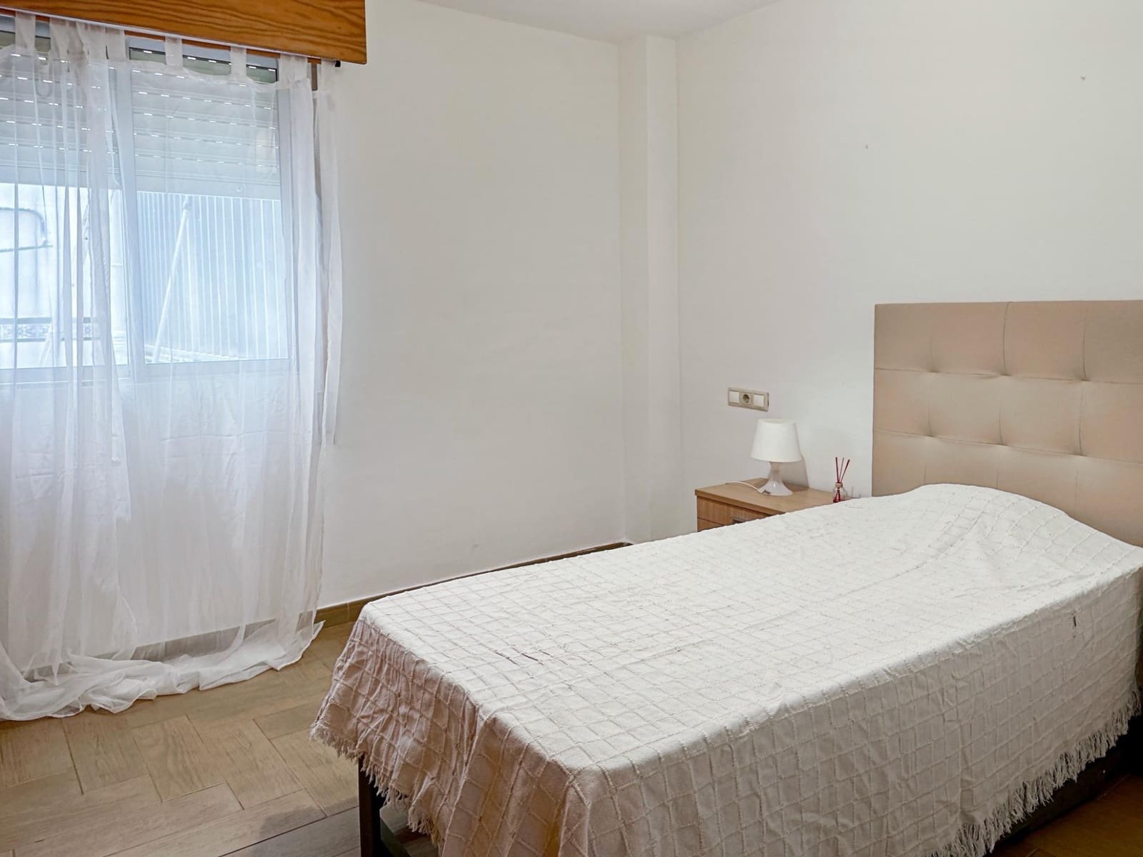 3 makuuhuone Asunto vuokrattavana paikassa Alicante kaupunki mukana 
autotalli - 950 € (Ref: 9437139)