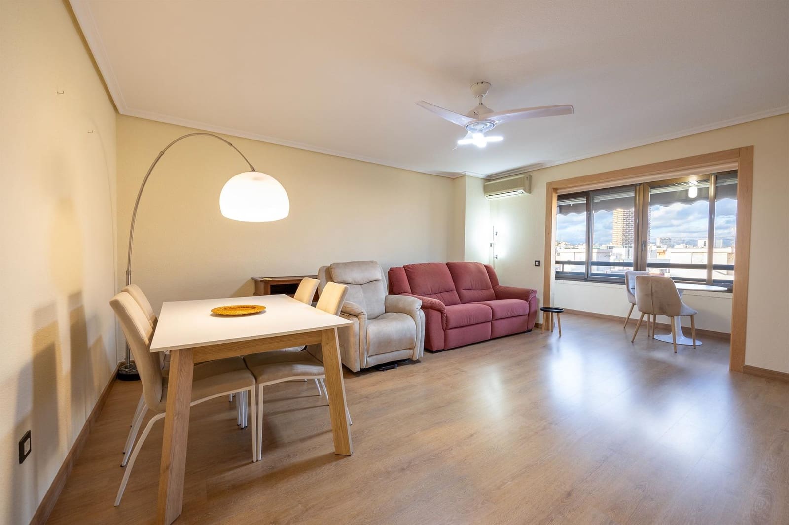 3 bedroom Flat for sale in Alicante / Alacant city - € 354,000 (Ref: 9440162)