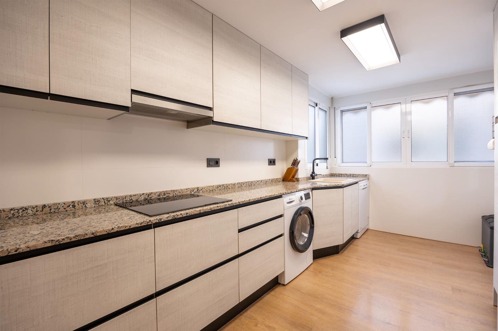 3 bedroom Flat for sale in Alicante / Alacant city - € 354,000 (Ref: 9440162)