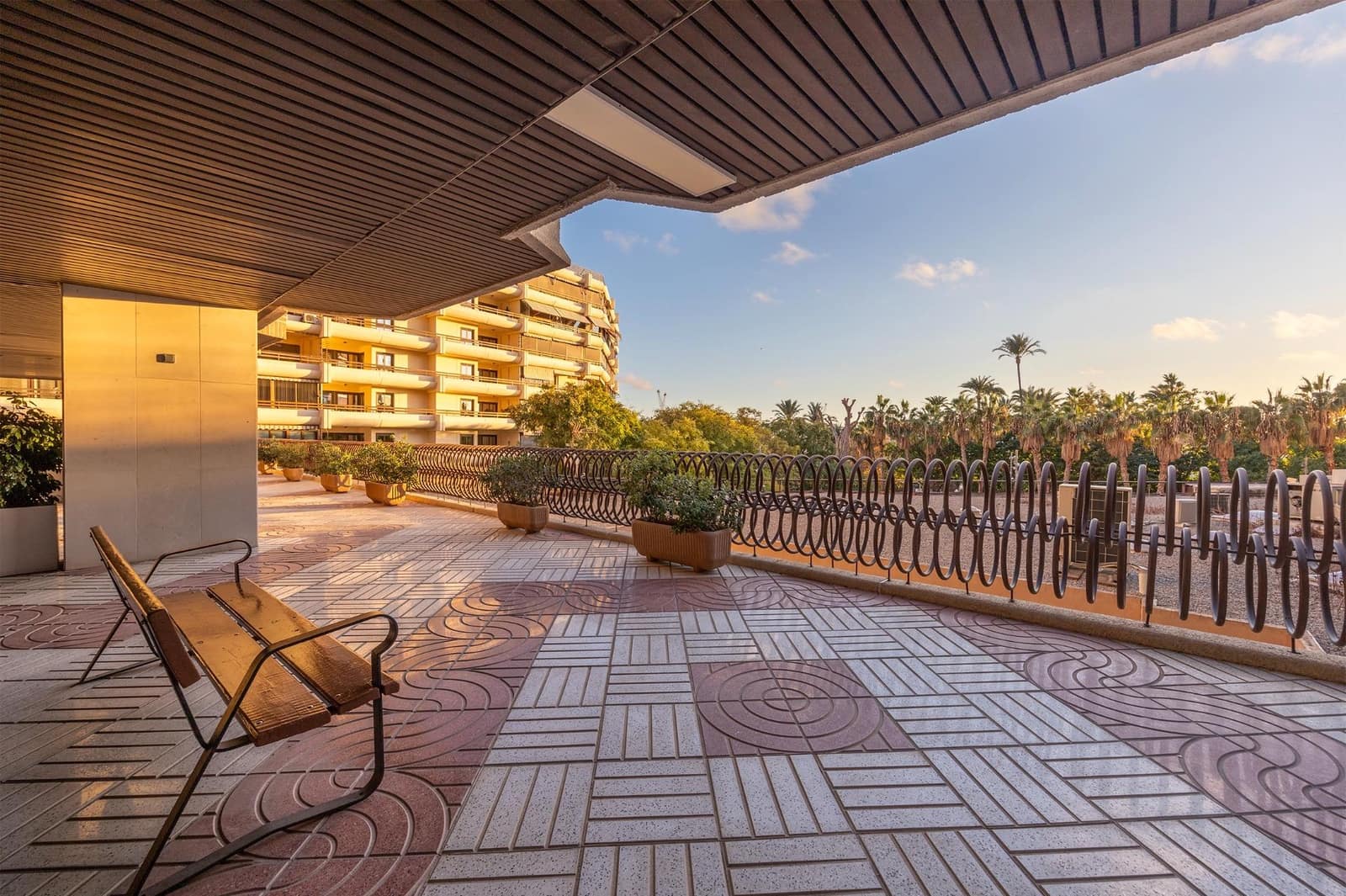 3 bedroom Flat for sale in Alicante / Alacant city - € 354,000 (Ref: 9440162)