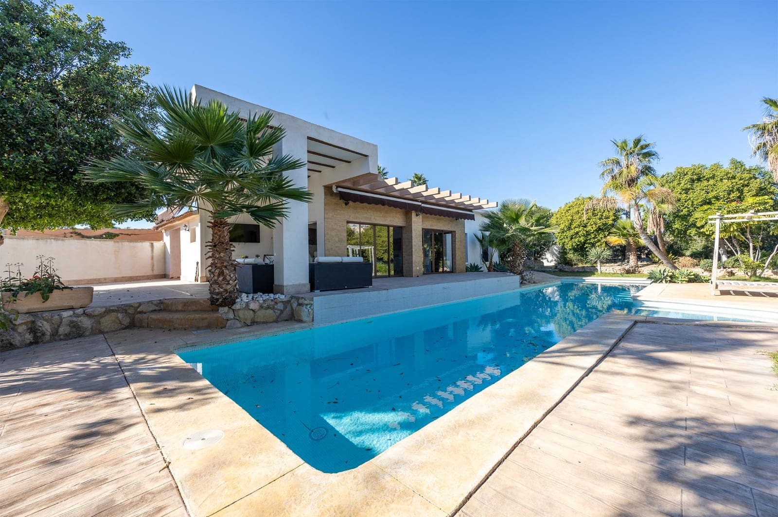 4 soveværelse Villa til salg i Elche / Elx med swimmingpool - € 650.000 (Ref: 9450994)