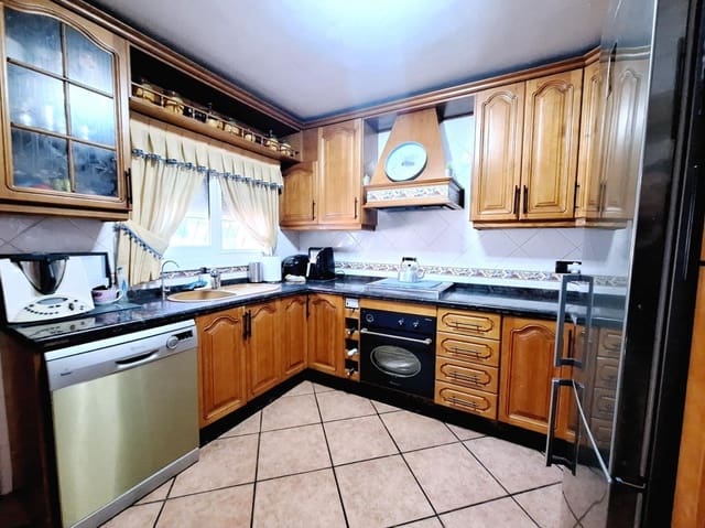 4 sypialnia Willa na sprzedaż w San Vicente / Sant Vicent del Raspeig z basenem garażem - 397 000 € (Ref: 9488359)