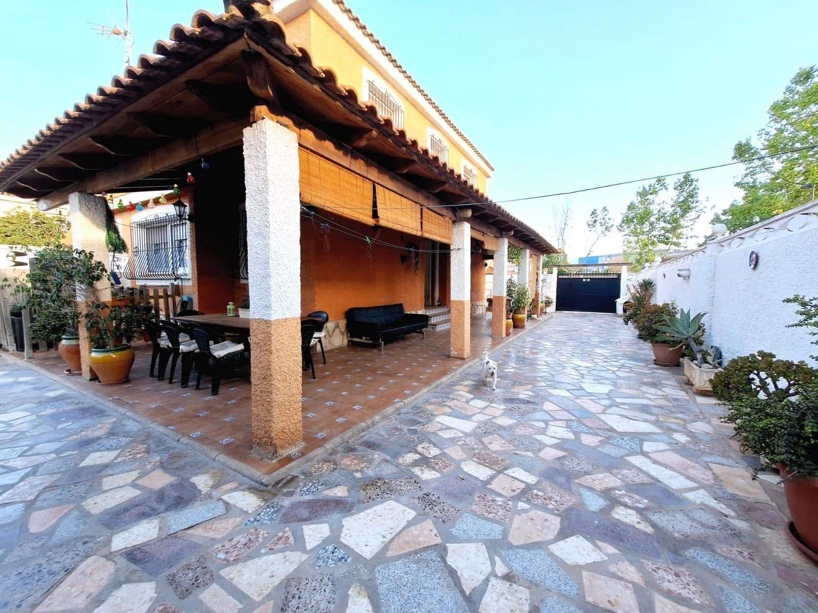 4 bedroom Villa for sale in San Vicente / Sant Vicent del Raspeig with pool garage - € 397,000 (Ref: 9488359)