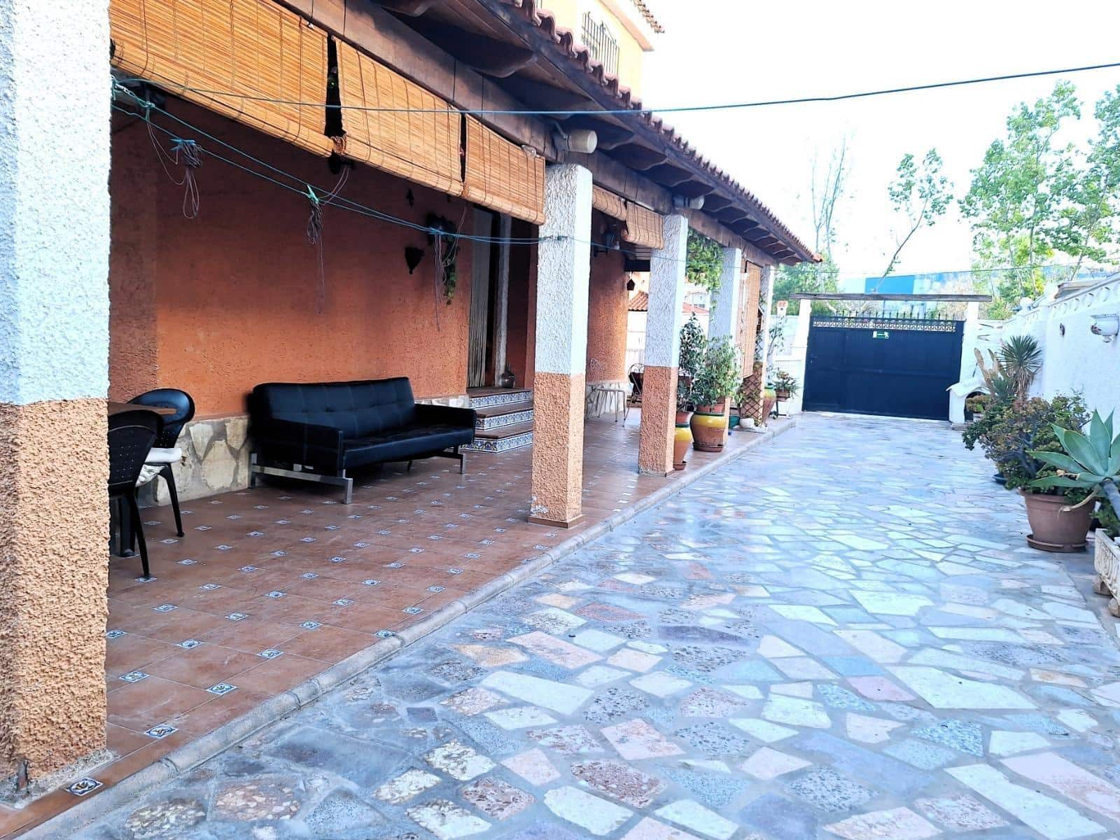 4 bedroom Villa for sale in San Vicente / Sant Vicent del Raspeig with pool garage - € 397,000 (Ref: 9488359)