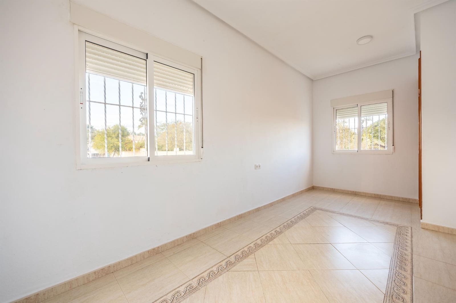 3 bedroom Villa for sale in Catral with pool - € 269,000 (Ref: 9504326)