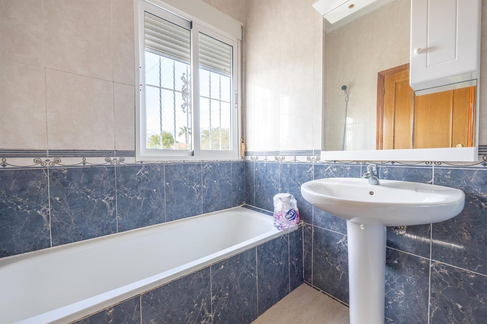 3 bedroom Villa for sale in Catral with pool - € 269,000 (Ref: 9504326)