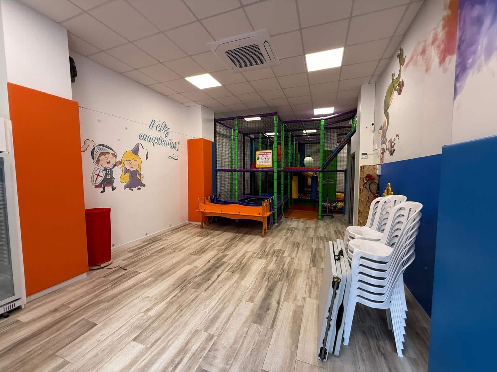 Commercial for sale in Alicante / Alacant city - € 105,000 (Ref: 9513449)