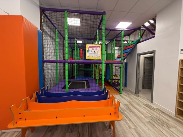 Erhverv til salg i Alicante by - € 105.000 (Ref: 9513449)