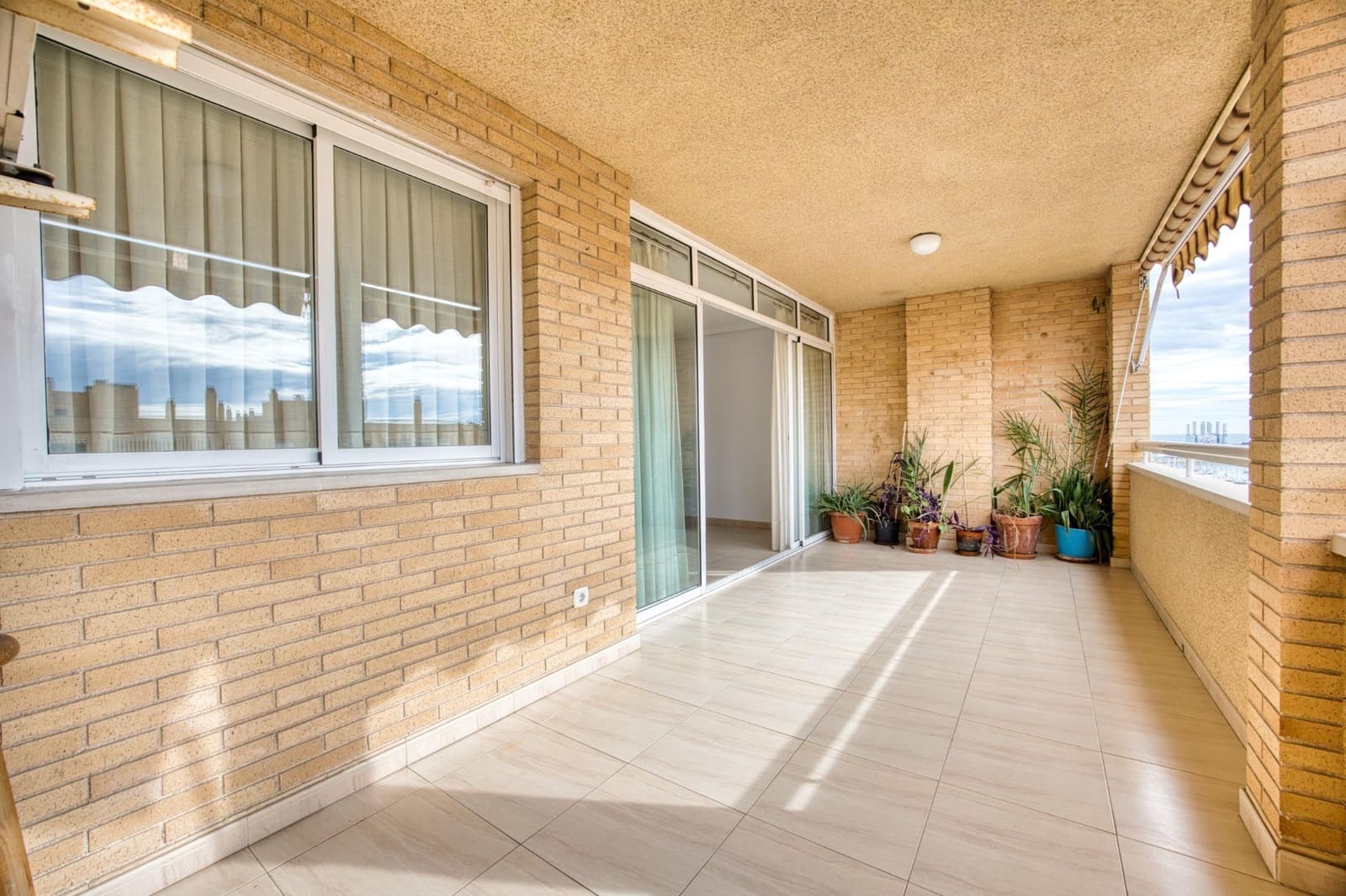 3 quarto Apartamento para venda em Alicante cidade com piscina garagem - 336 500 € (Ref: 9543697)