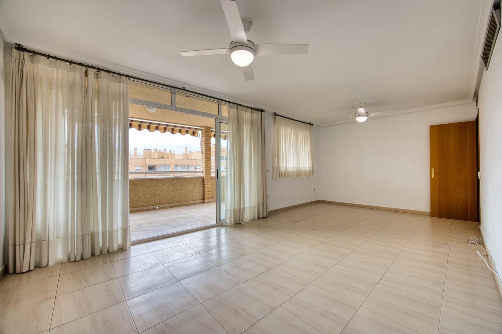 3 quarto Apartamento para venda em Alicante cidade com piscina garagem - 336 500 € (Ref: 9543697)