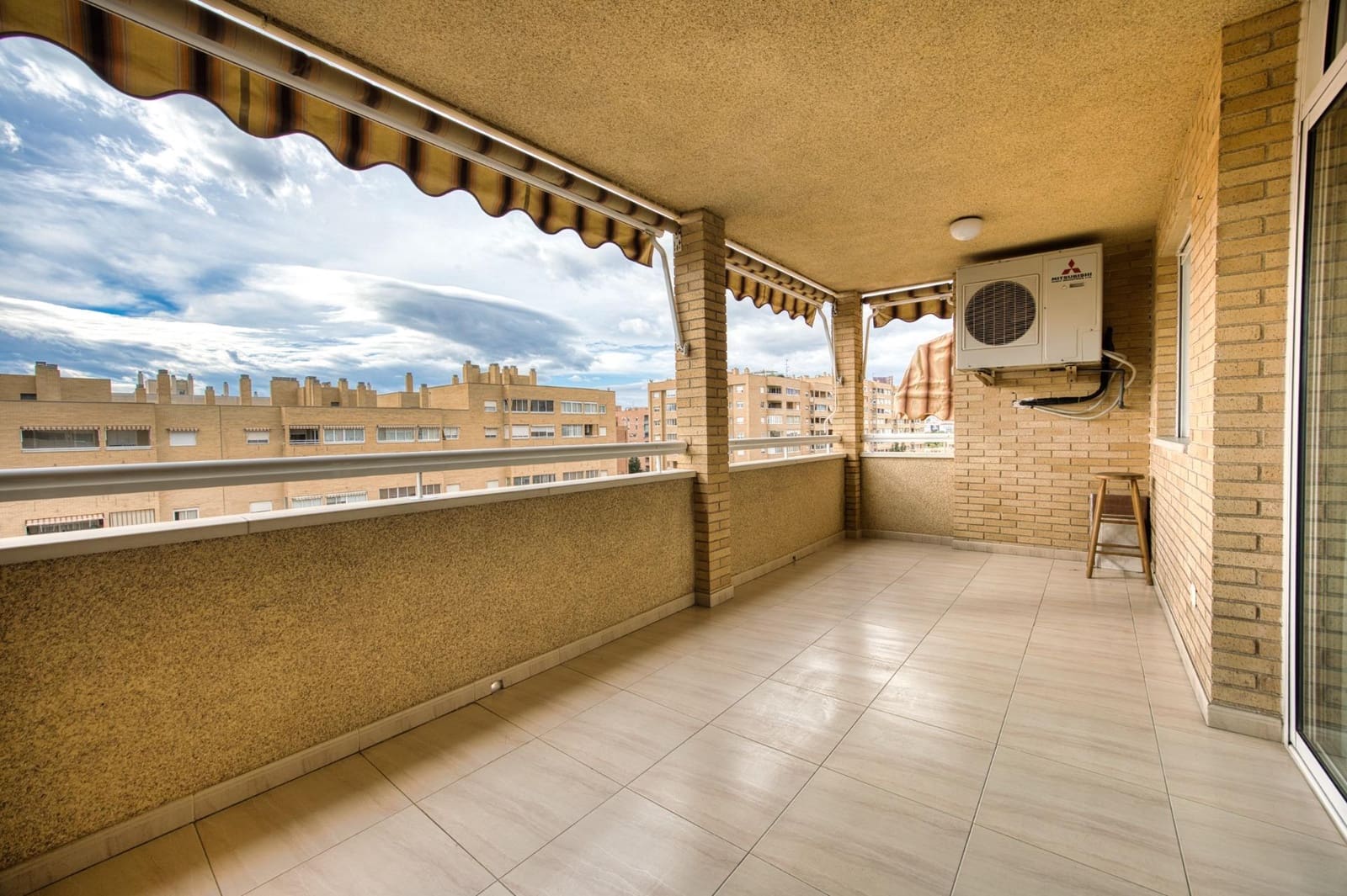 3 quarto Apartamento para venda em Alicante cidade com piscina garagem - 336 500 € (Ref: 9543697)