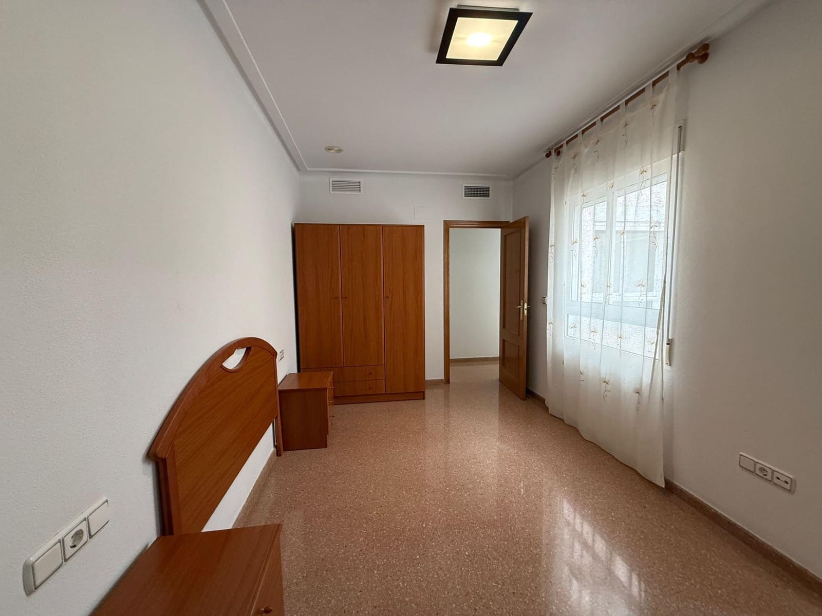 3 bedroom Flat for rent in Torrellano - € 800 (Ref: 9543698)