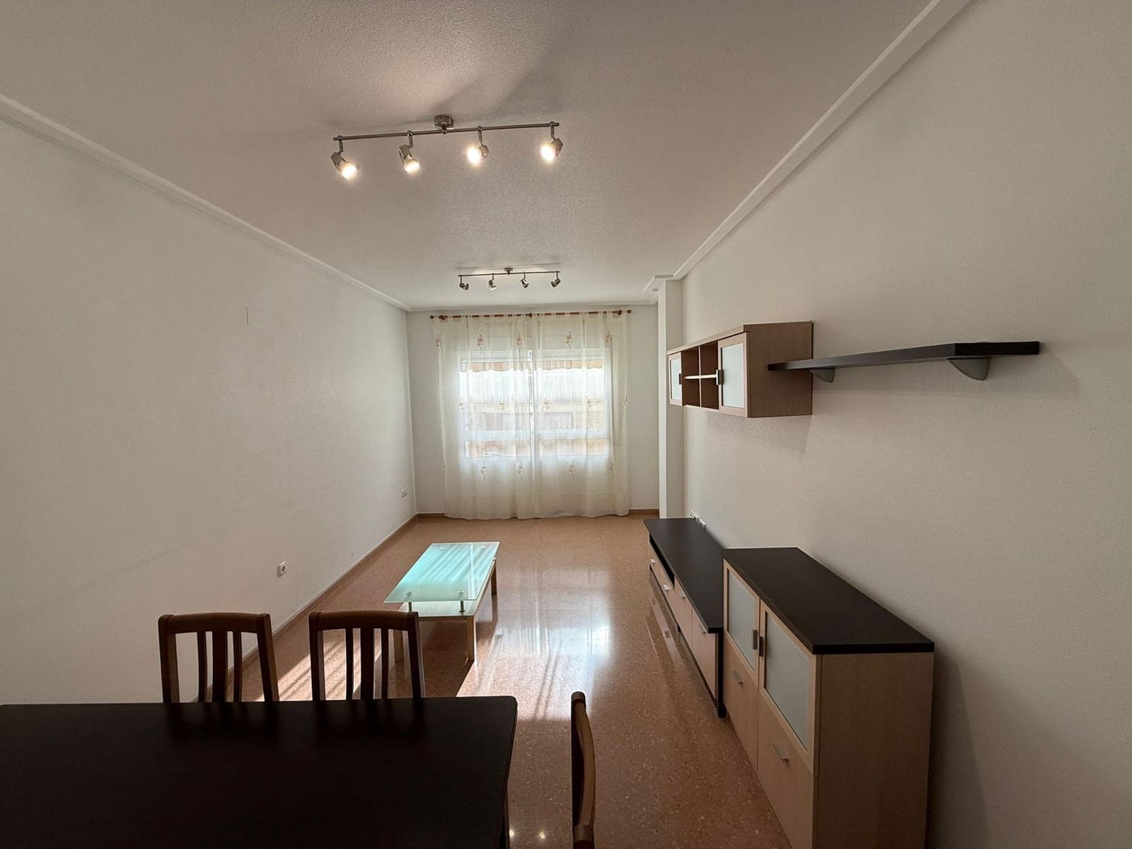 3 bedroom Flat for rent in Torrellano - € 800 (Ref: 9543698)