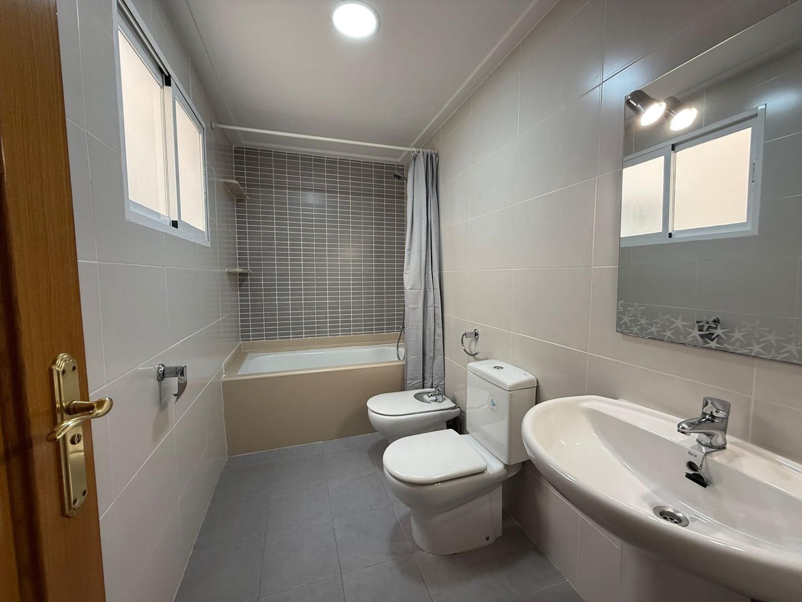 3 bedroom Flat for rent in Torrellano - € 800 (Ref: 9543698)