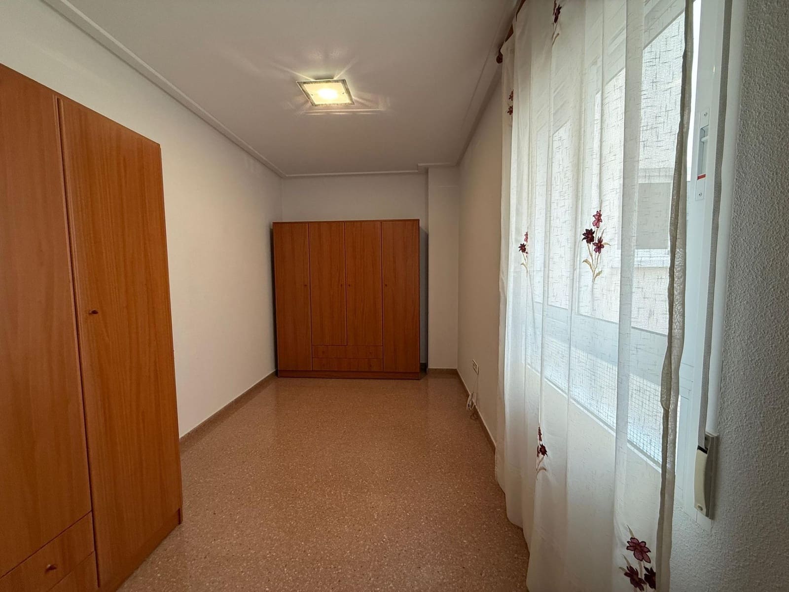 3 bedroom Flat for rent in Torrellano - € 800 (Ref: 9543698)