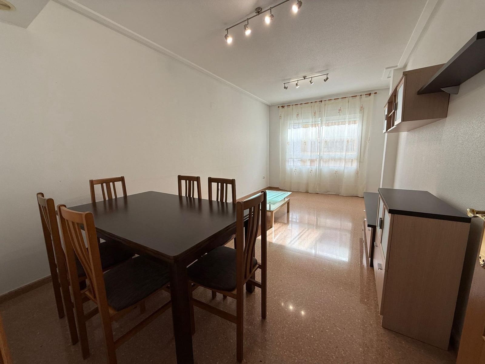 3 bedroom Flat for rent in Torrellano - € 800 (Ref: 9543698)