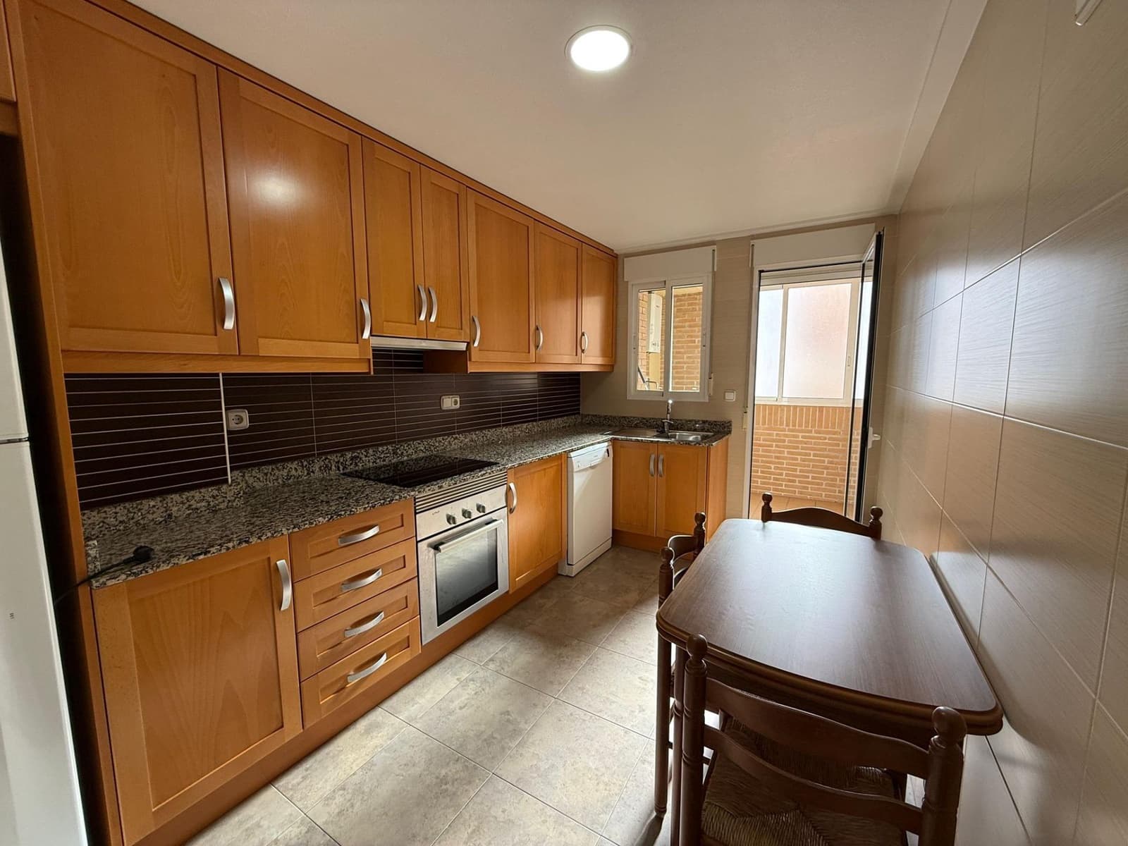 3 bedroom Flat for rent in Torrellano - € 800 (Ref: 9543698)