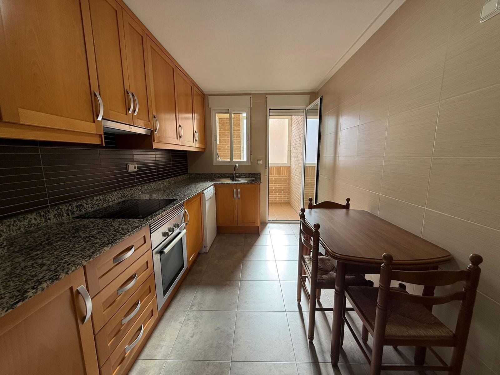 3 bedroom Flat for rent in Torrellano - € 800 (Ref: 9543698)