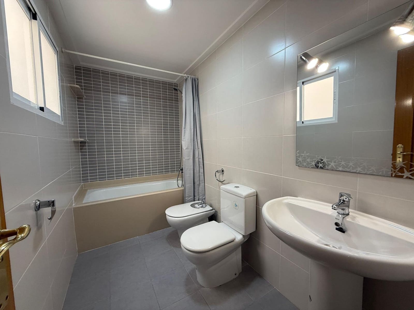 3 bedroom Flat for rent in Torrellano - € 800 (Ref: 9543698)