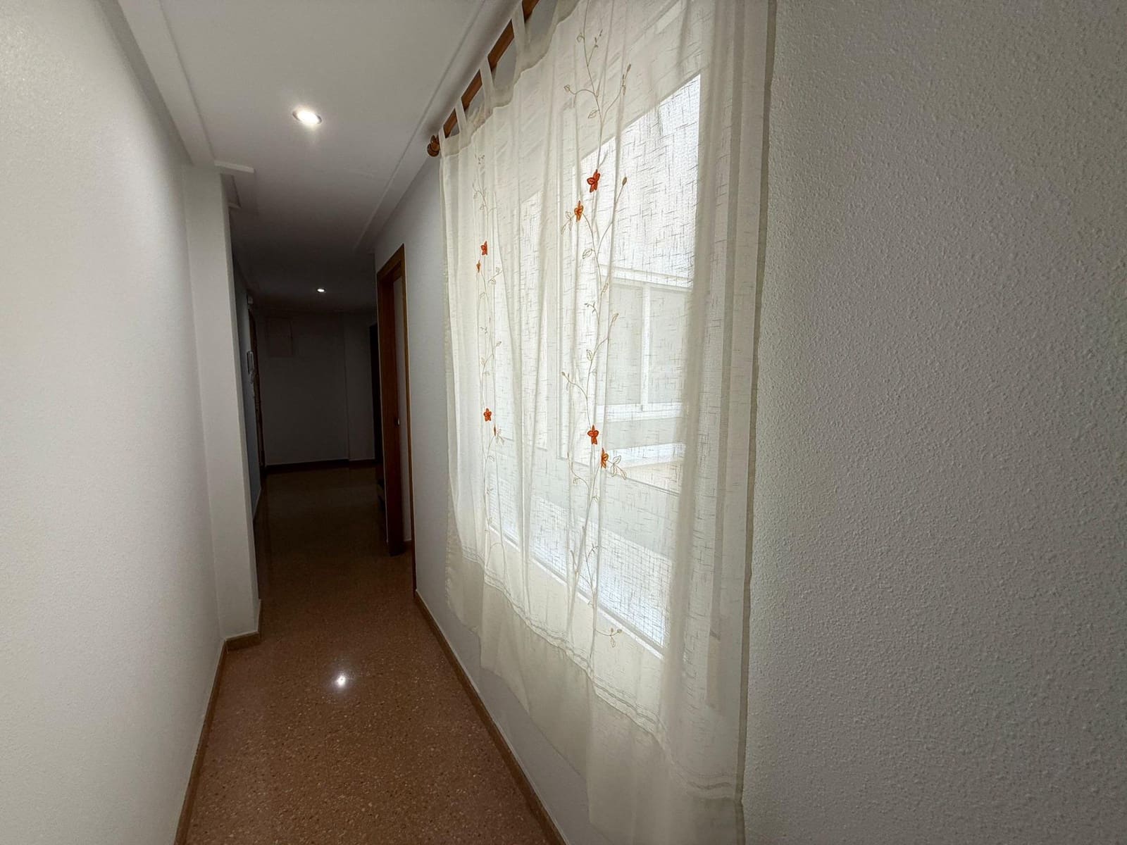 3 bedroom Flat for rent in Torrellano - € 800 (Ref: 9543698)