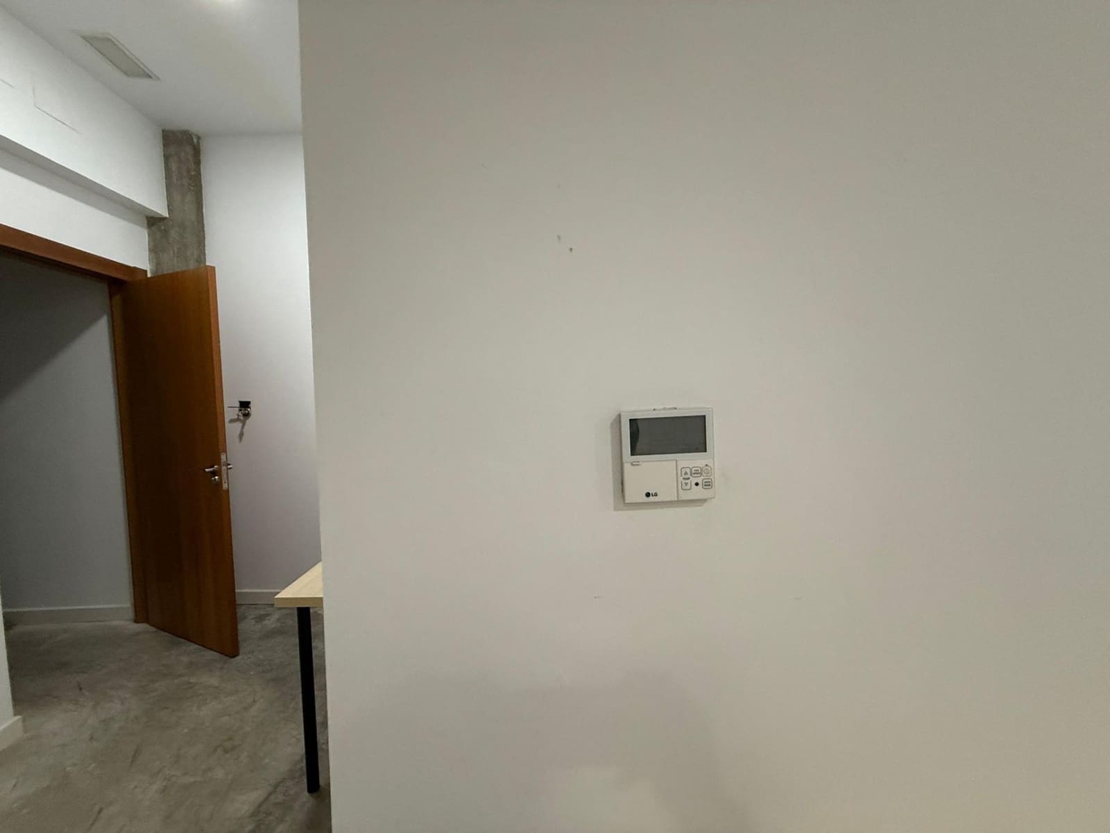 Erhverv til leje i Alicante by - € 765 (Ref: 9555909)