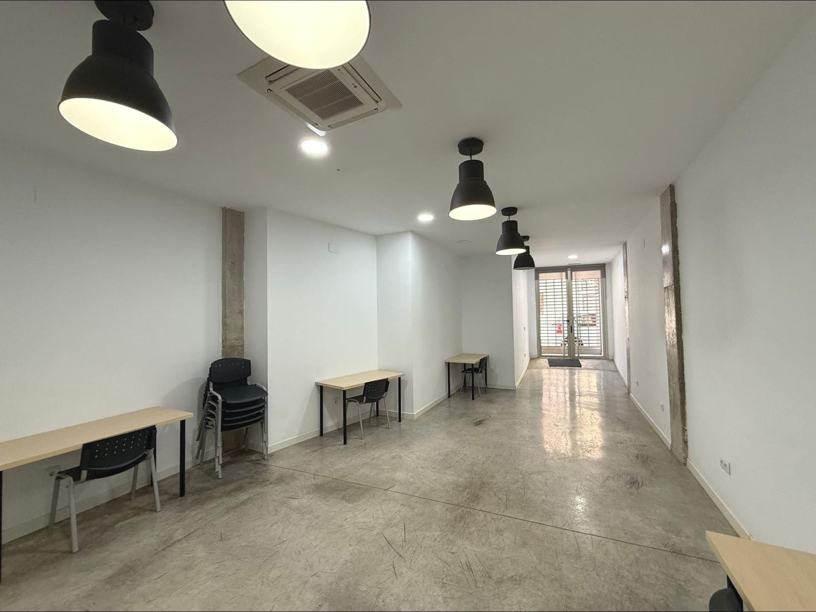 Erhverv til leje i Alicante by - € 765 (Ref: 9555909)