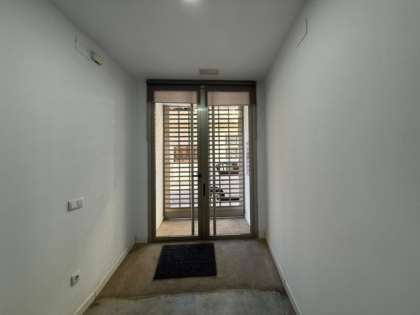 Erhverv til leje i Alicante by - € 765 (Ref: 9555909)