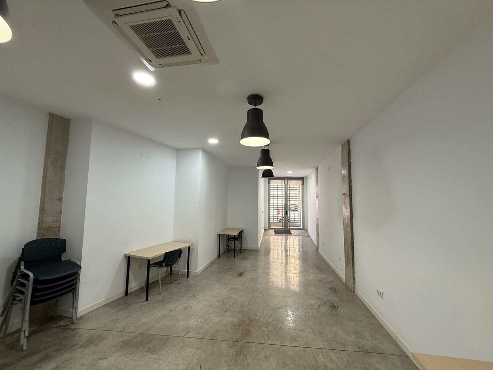 Erhverv til leje i Alicante by - € 765 (Ref: 9555909)