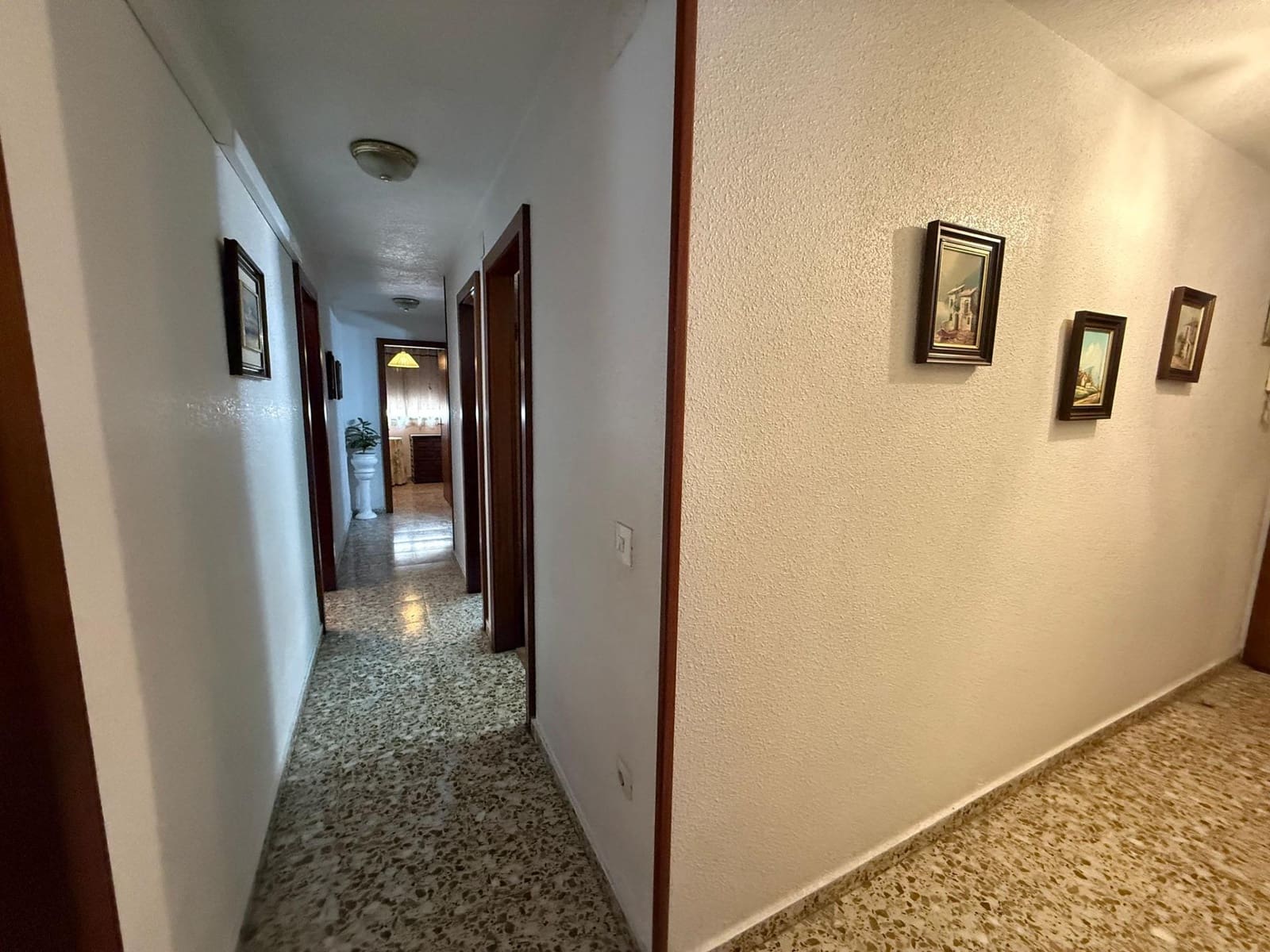 4 Zimmer Wohnung zu verkaufen in Alicante / Alacant Stadt mit Pool Garage - 257.000 € (Ref: 9557957)