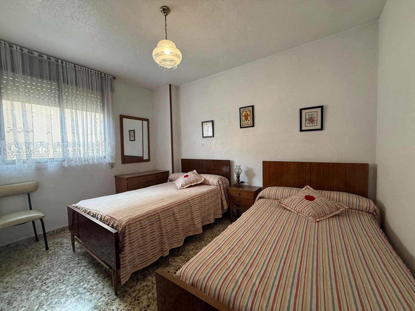 4 Zimmer Wohnung zu verkaufen in Alicante / Alacant Stadt mit Pool Garage - 257.000 € (Ref: 9557957)