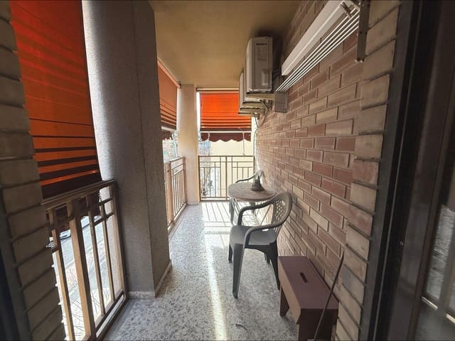 4 Zimmer Wohnung zu verkaufen in Alipark, Alicante / Alacant Stadt mit Pool Garage - 257.000 € (Ref: 9557957)